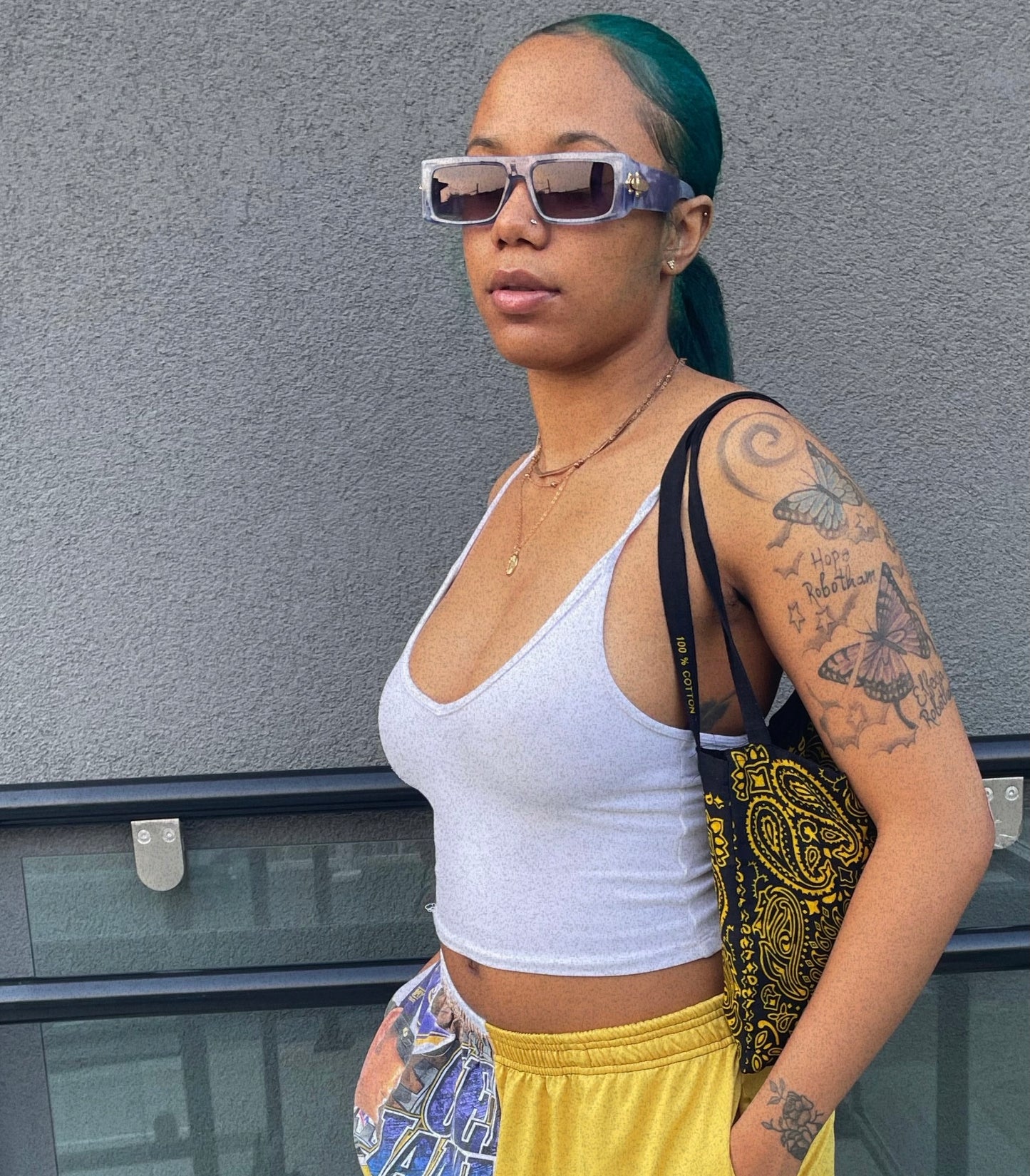 TOTEFV SHADES
